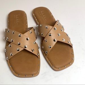 𝅺Nicole Miller Studded Slide Sandals Geraldine Tan 8.5 NWT